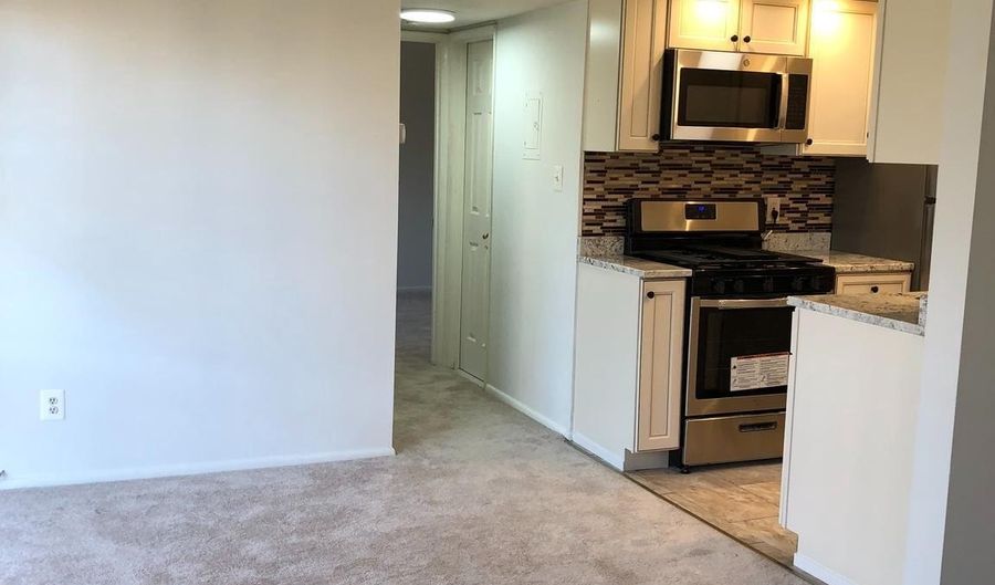 4943 AMERICANA Dr 103, Annandale, VA 22003 - 1 Beds, 1 Bath