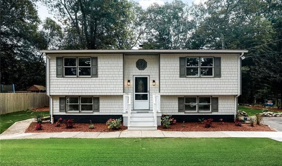14 Partridge Dr, Exeter, RI 02822 - 3 Beds, 2 Bath