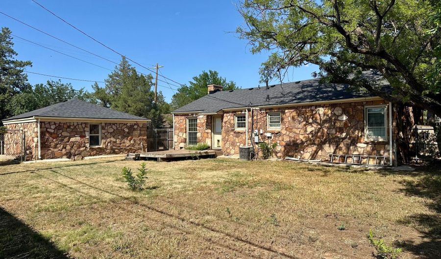 1212 S BRYAN St, Amarillo, TX 79102 - 3 Beds, 2 Bath