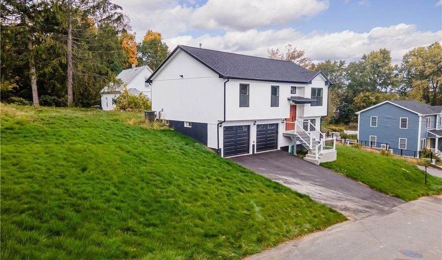 50 Rosemont Ave, Johnston, RI 02919 - 4 Beds, 3 Bath