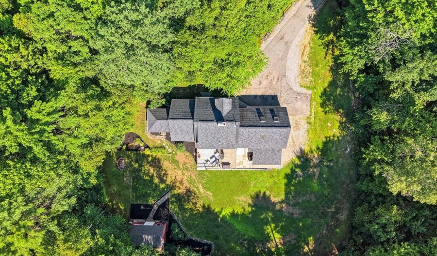 21 Stoney Brook Rd, Bow, NH 03304 - 3 Beds, 3 Bath