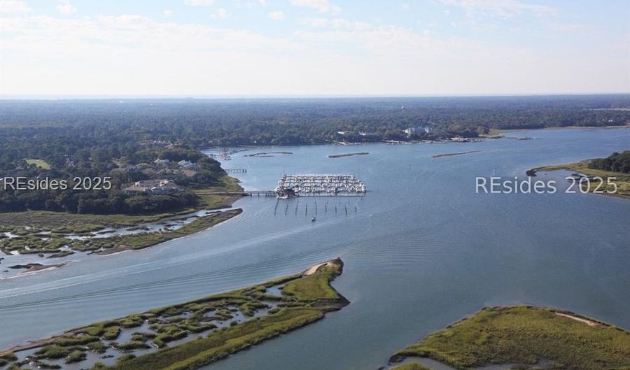 18 Sunset Pl, Hilton Head Island, SC 29926 - 3 Beds, 3 Bath