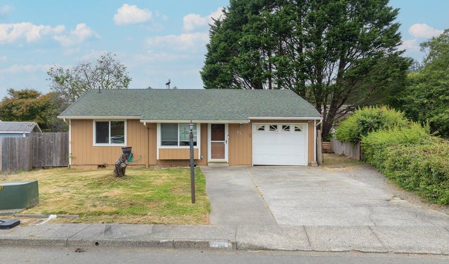 821 KEVIN Pl, Brookings, OR 97415 - 3 Beds, 2 Bath