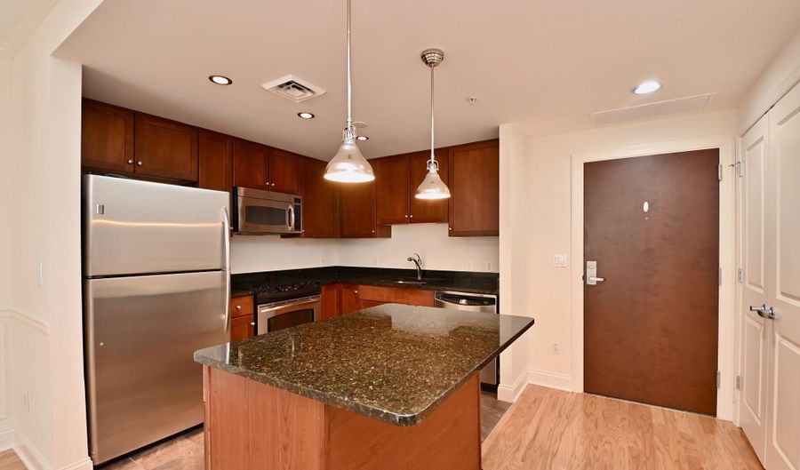 1020 N HIGHLAND St 807, Arlington, VA 22201 - 1 Beds, 1 Bath