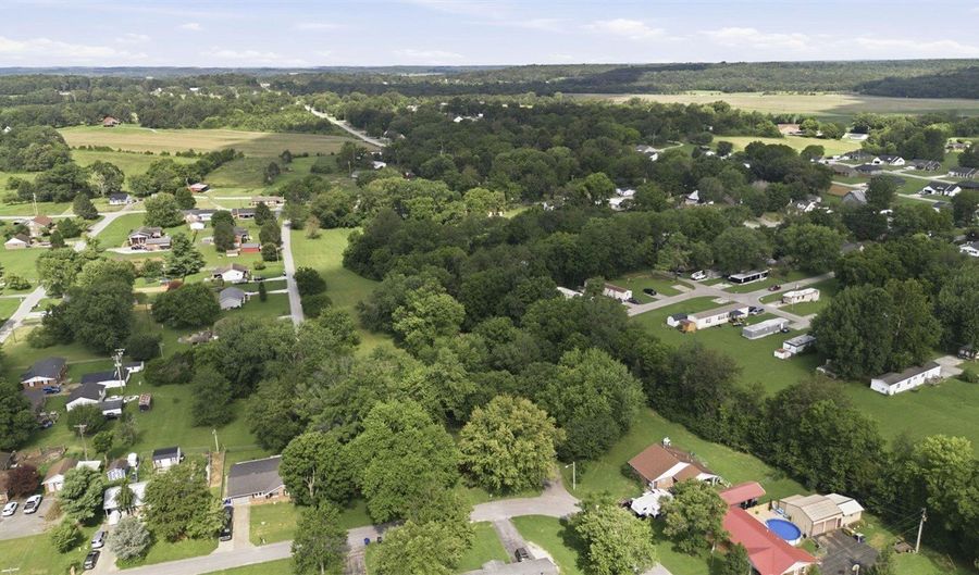 168 Circle Dr, Auburn, KY 42206 - 3 Beds, 2 Bath
