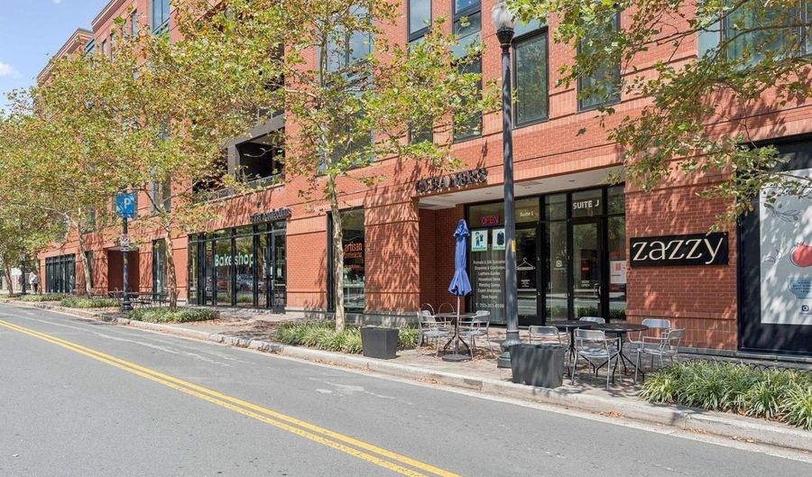 1021 N GARFIELD St #316, Arlington, VA 22201 - 2 Beds, 2 Bath