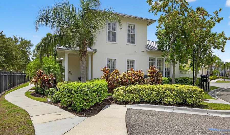 123 Aberdeen Pond Dr, Apollo Beach, FL 33572 - 3 Beds, 3 Bath