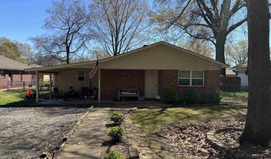526 First Ave, Conway, AR 72032 - 3 Beds, 2 Bath