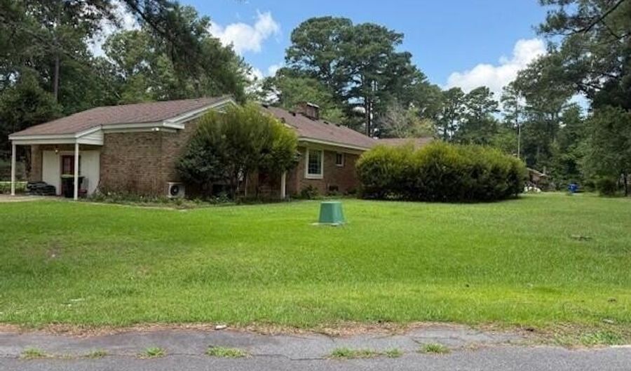 113 Clarendon Rd, Ahoskie, NC 27910 - 4 Beds, 3 Bath