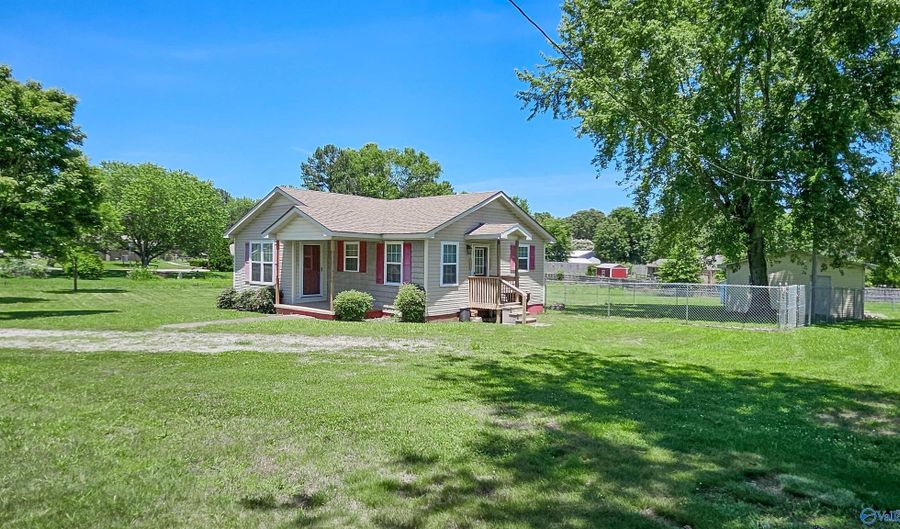27346 Alabama Highway 251, Ardmore, AL 35739 - 2 Beds, 1 Bath