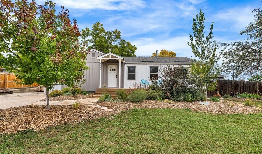 7105 Geneva Ct, Lakewood, CO 80214 - 3 Beds, 1 Bath