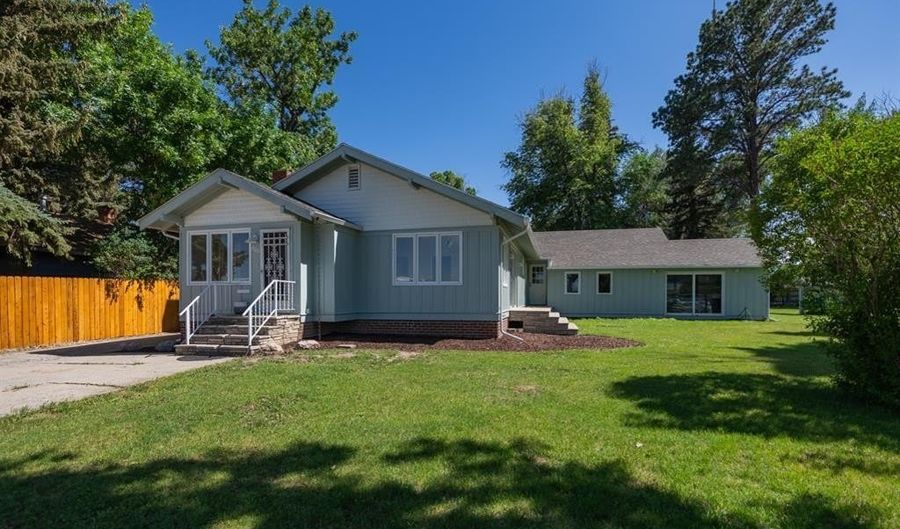 826 Cody Ave, Cody, WY 82414 - 5 Beds, 5 Bath