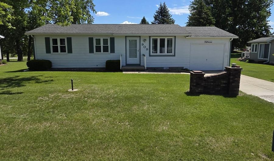 909 N Clayton St N, Afton, IA 50830 - 3 Beds, 1 Bath