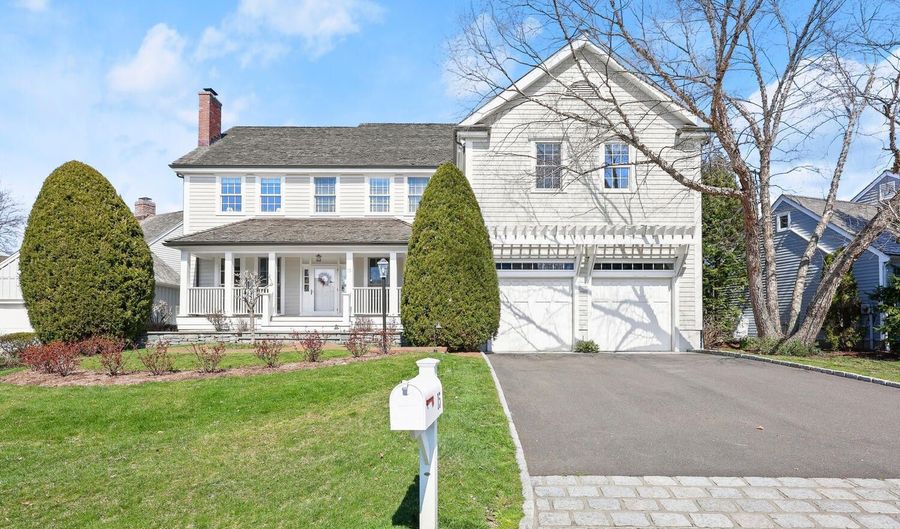 15 Flying Cloud Rd, Stamford, CT 06902 - 6 Beds, 6 Bath