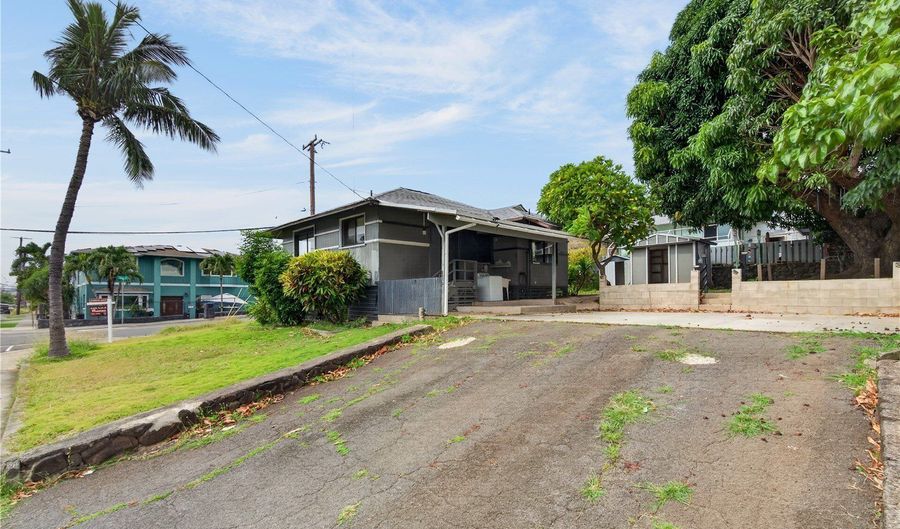 1037 Kina St, Kailua, HI 96734 - 3 Beds, 1 Bath