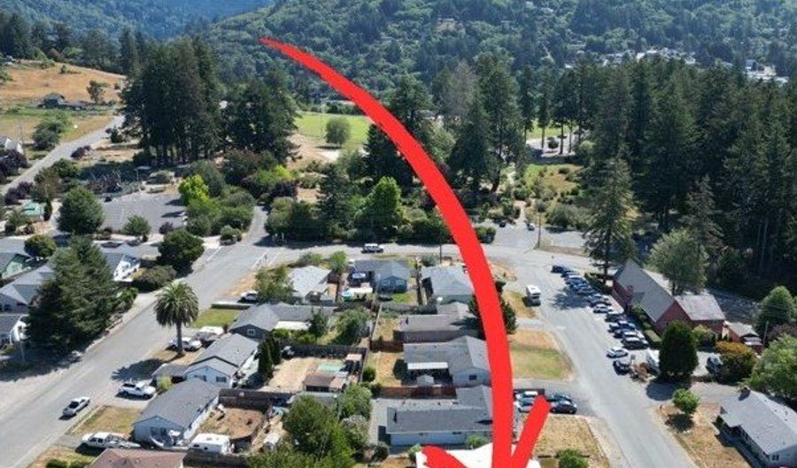 420 FIR St, Brookings, OR 97415 - 3 Beds, 2 Bath