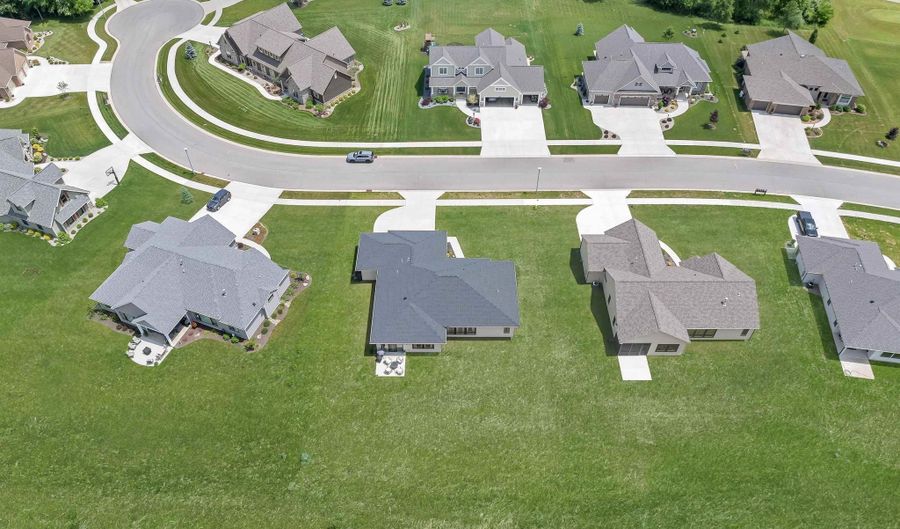 2021 Fairway Dr, Auburn, IN 46706 - 3 Beds, 2 Bath