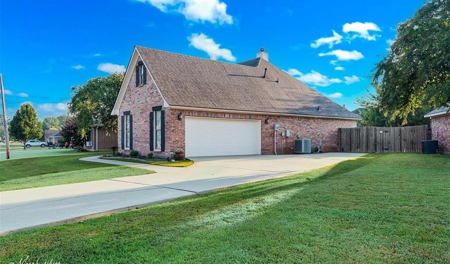 4229 Parkridge Dr, Benton, LA 71006 - 3 Beds, 2 Bath