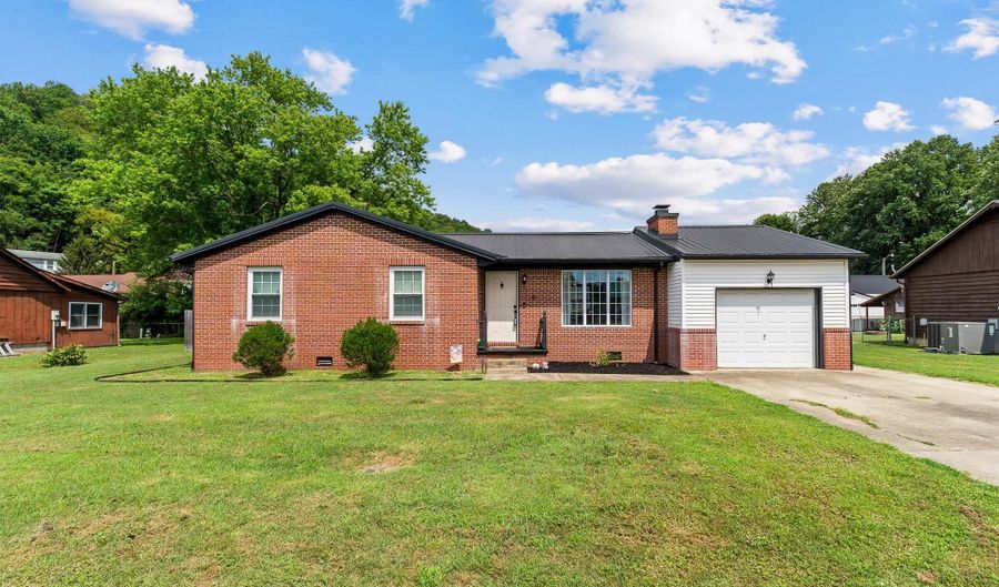6 Gloucester Ct, Barboursville, WV 25504 - 3 Beds, 2 Bath