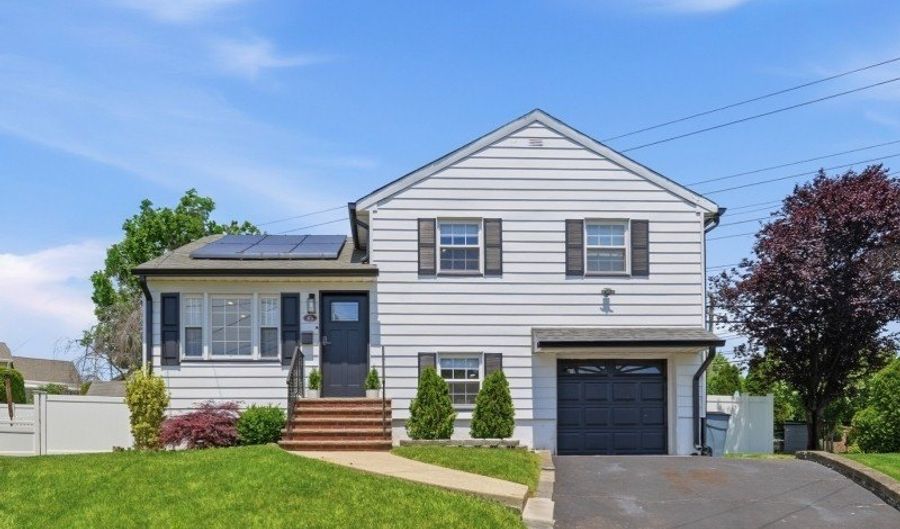 83 Rutan Rd, Belleville, NJ 07109 - 3 Beds, 2 Bath