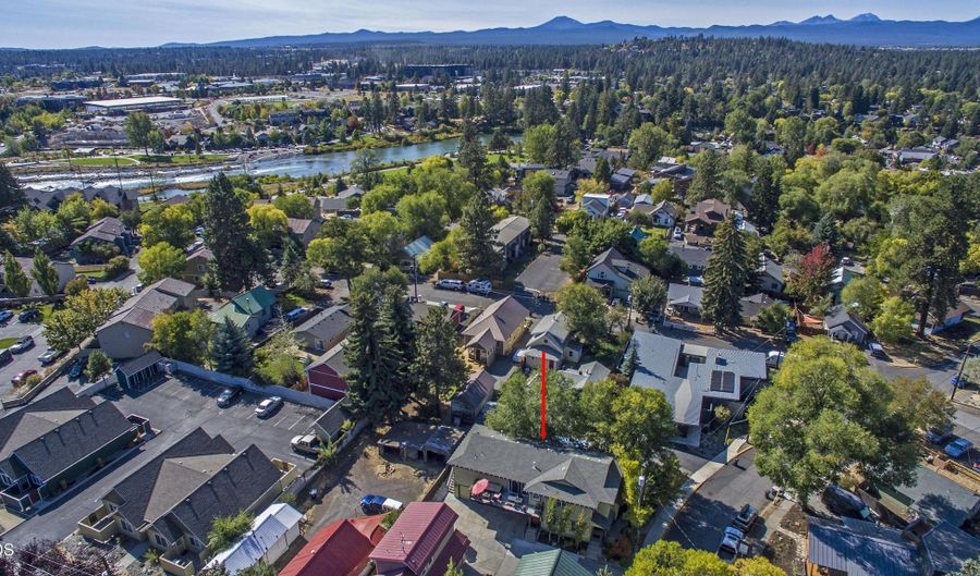 909 NW Delaware Ave, Bend, OR 97703 - 3 Beds, 3 Bath