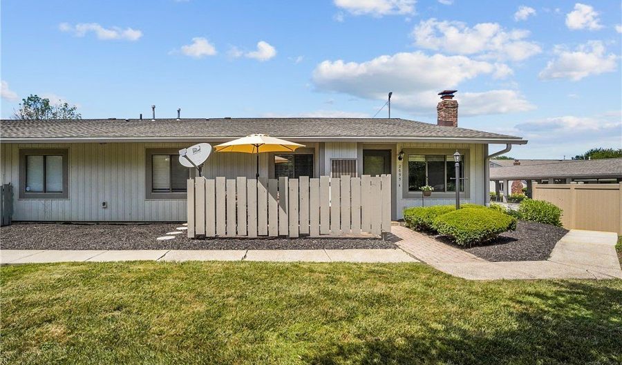 2695 Mull Ave B, Akron, OH 44321 - 2 Beds, 1 Bath