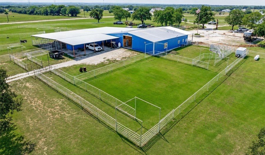 125 Rolling Bend Rd, Alvord, TX 76225 - 1 Beds, 3 Bath