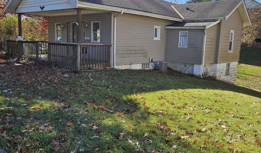 203 Washington St, Alexandria, KY 41001 - 2 Beds, 2 Bath