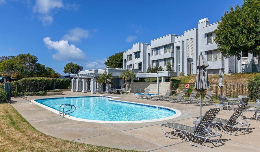 905 Intrepid Ct, Del Mar, CA 92014 - 2 Beds, 3 Bath