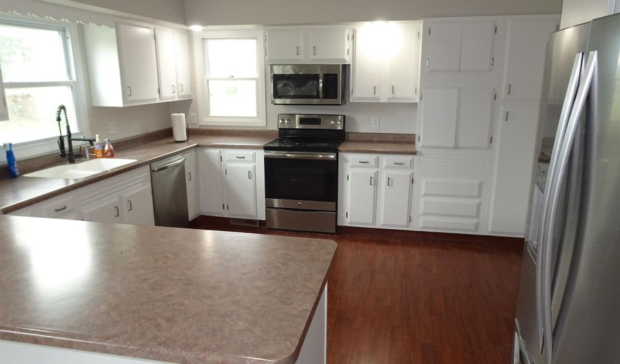 5352 260th St, Ashton, IA 51232 - 5 Beds, 3 Bath