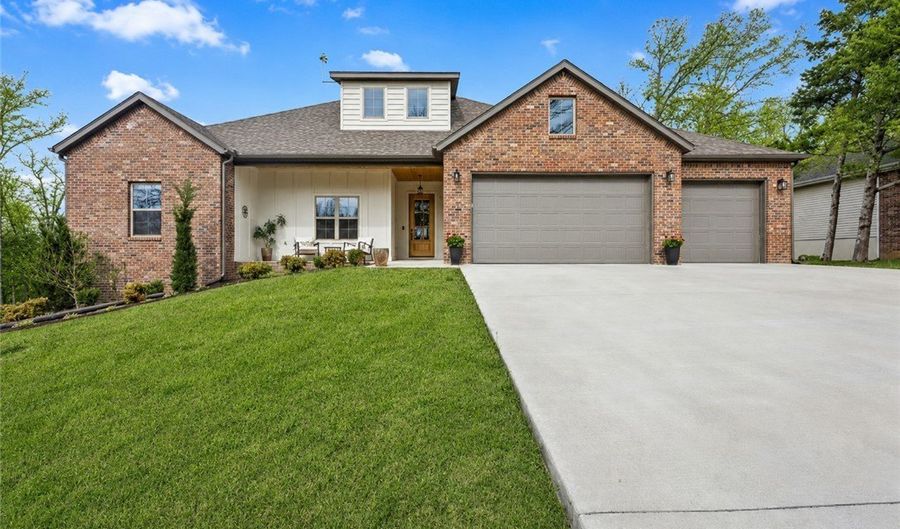 4 Moreton Ln, Bella Vista, AR 72714 - 3 Beds, 3 Bath