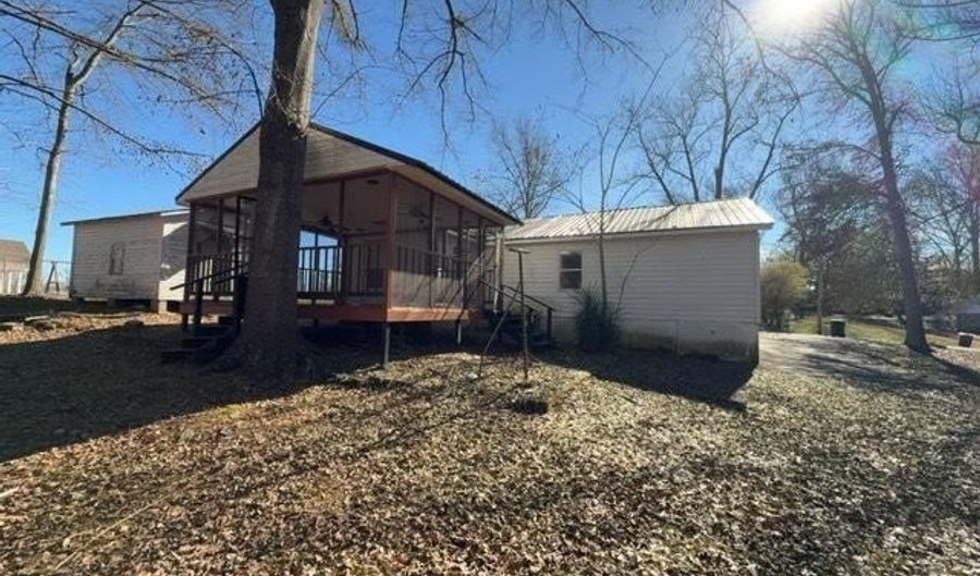 861 O St, Alexander City, AL 35010 - 3 Beds, 1 Bath