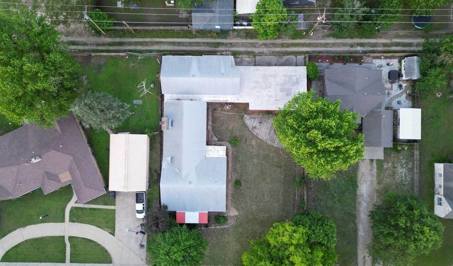 1326 N C St, Arkansas City, KS 67005 - 3 Beds, 2 Bath