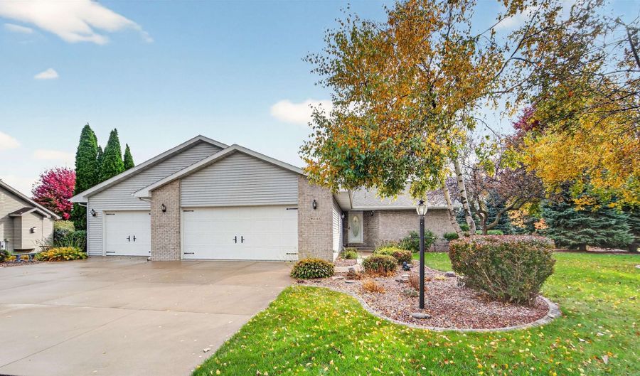 W2313 ST GERMAINE Court, Appleton, WI 54915 - 3 Beds, 3 Bath