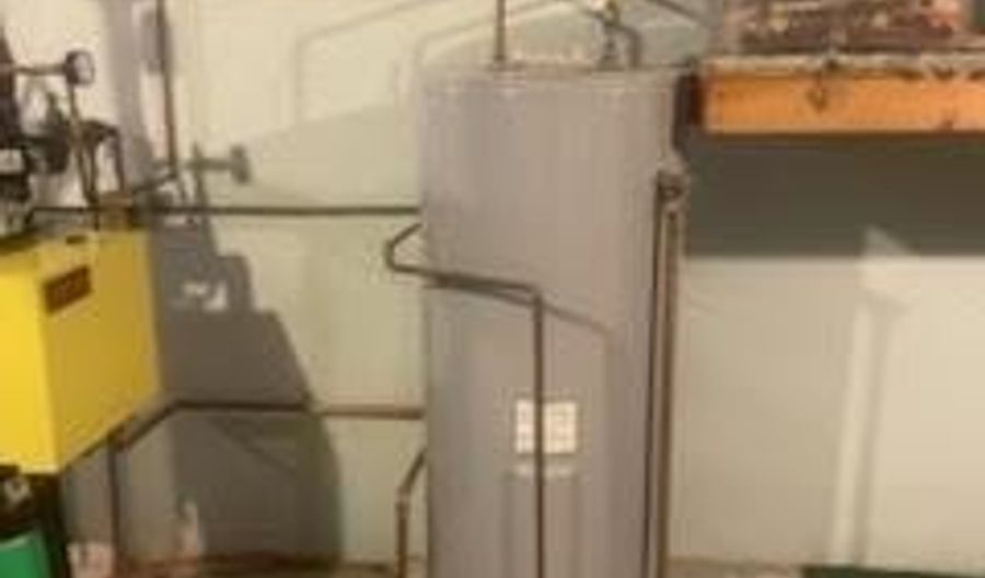 1614 W Chew St, Allentown, PA 18102 - 5 Beds, 3 Bath