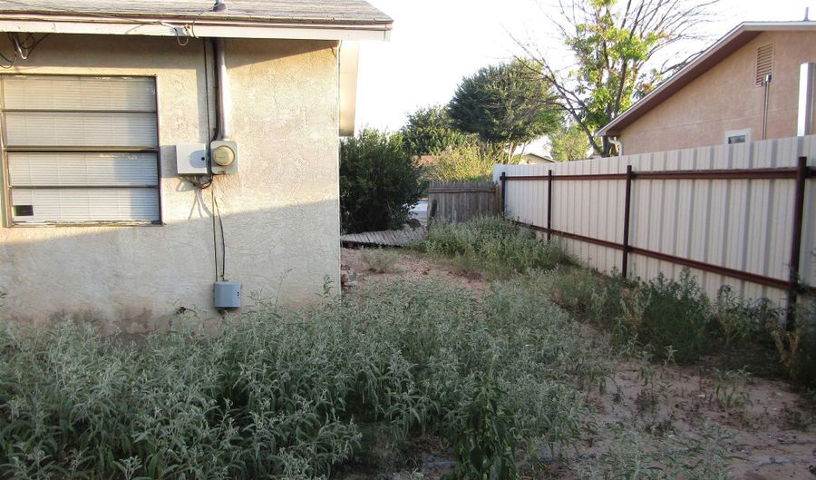 1604 W Bullock Ave, Artesia, NM 88210 - 3 Beds, 2 Bath
