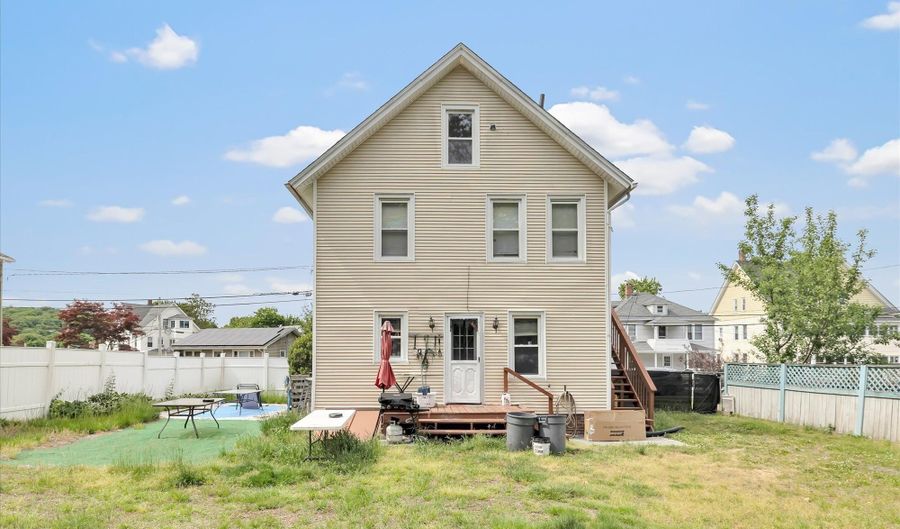 33 Murray St, Ansonia, CT 06401 - 3 Beds, 2 Bath