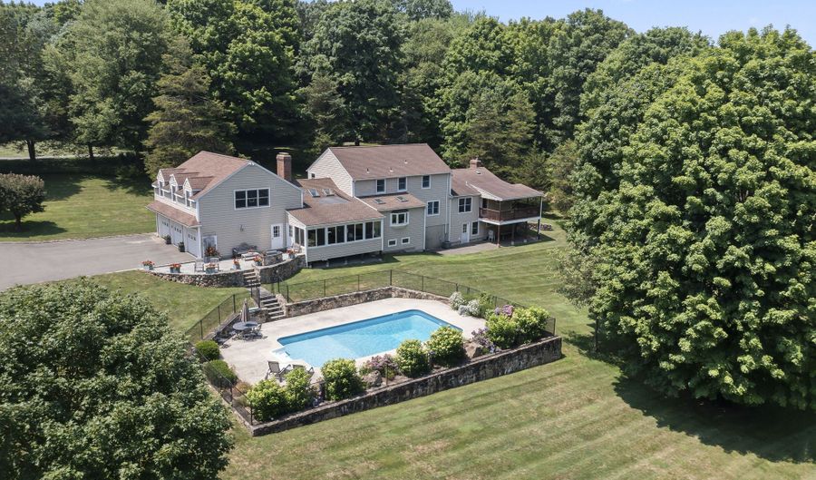 75 Codfish Hill Rd, Bethel, CT 06801 - 5 Beds, 4 Bath