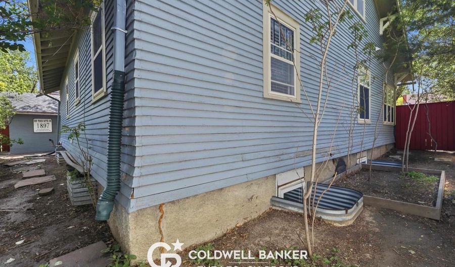 216 E 9th, Casper, WY 82601 - 4 Beds, 3 Bath