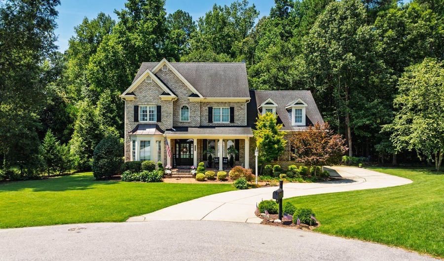 7304 Bouldercrest Ct, Apex, NC 27539 - 4 Beds, 3 Bath