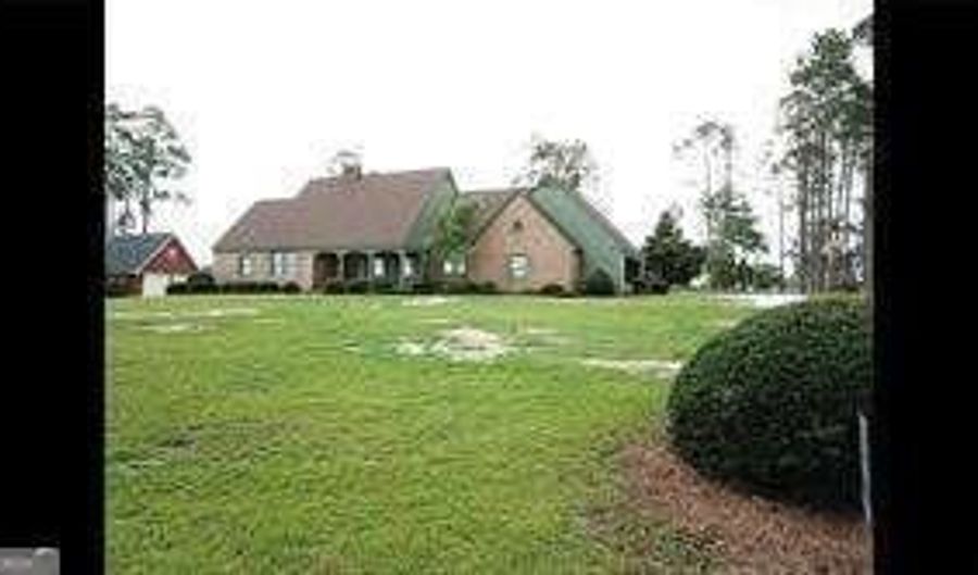 220 Lake Shore Dr, Alma, GA 31510 - 5 Beds, 5 Bath