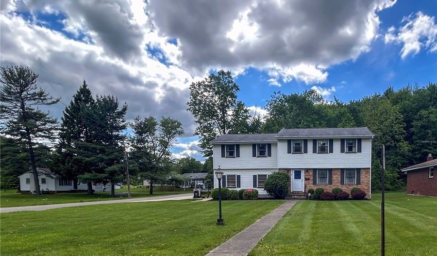 100 Chadwick Ln, Austintown, OH 44515 - 4 Beds, 3 Bath