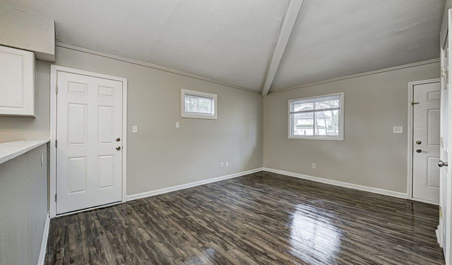 8465 Bluff Rd, Indianapolis, IN 46217 - 2 Beds, 1 Bath