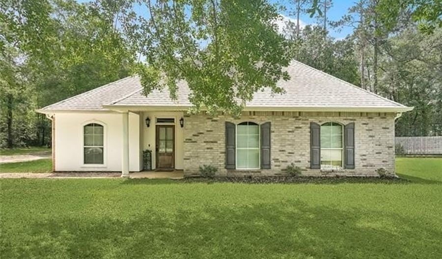 23284 BURVANT St, Abita Springs, LA 70420 - 3 Beds, 2 Bath