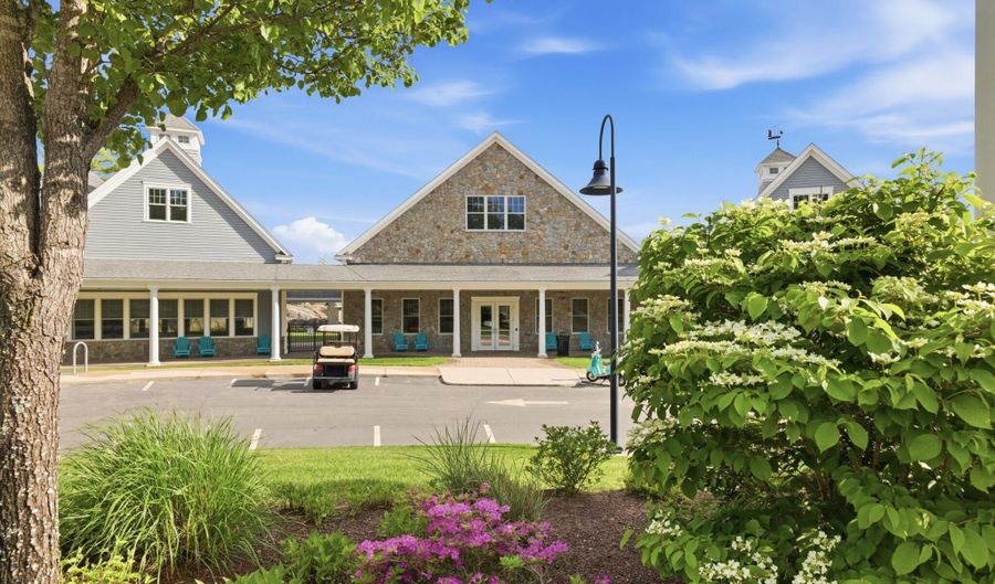 17 Adams Ln, Arundel, ME 04046 - 2 Beds, 3 Bath