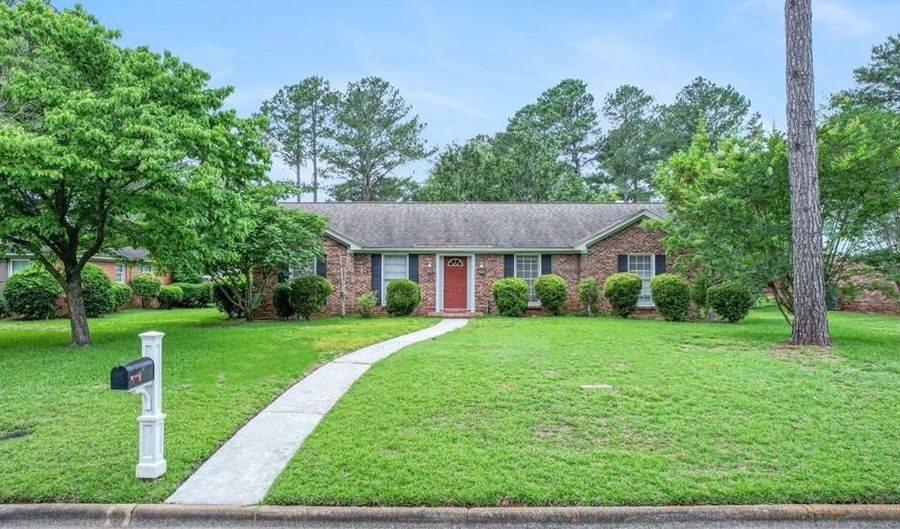 1607 Northwood Dr, Albany, GA 31707 - 3 Beds, 2 Bath