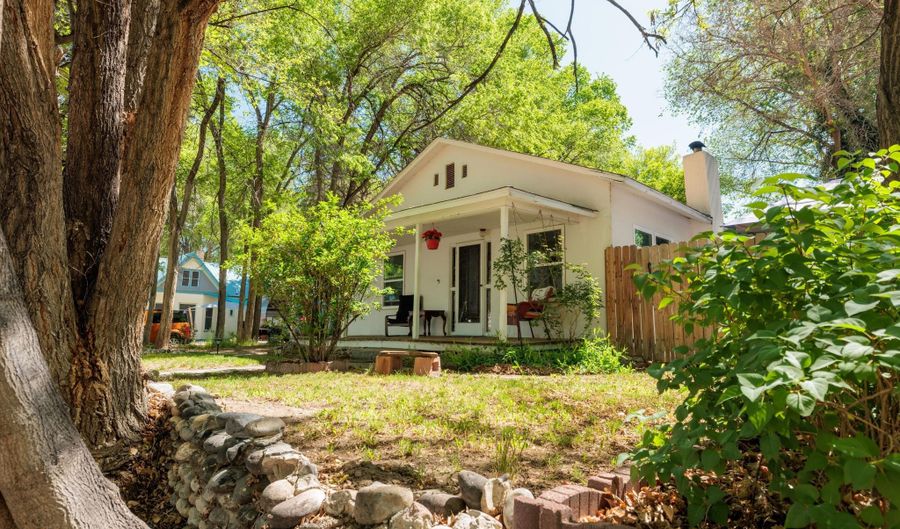 214 S CHURCH Ave, Aztec, NM 87410 - 2 Beds, 1 Bath
