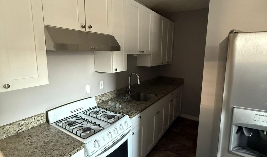 59 Johnson St 2A, Bridgeport, CT 06604 - 3 Beds, 1 Bath