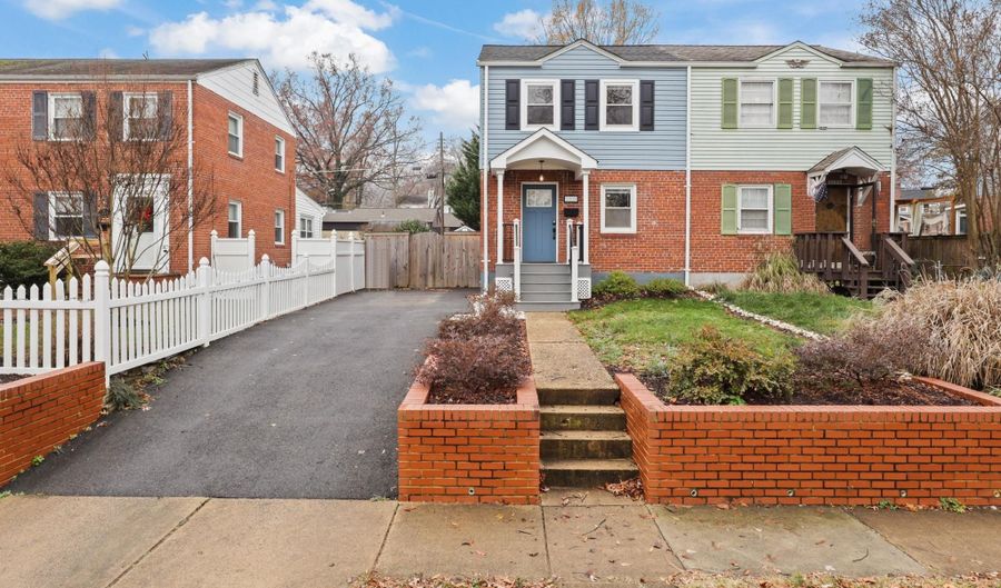 2203 ARLINGTON Ter, Alexandria, VA 22303 - 2 Beds, 2 Bath