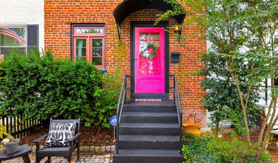 333 MOUNT VERNON Ave, Alexandria, VA 22301 - 2 Beds, 1 Bath
